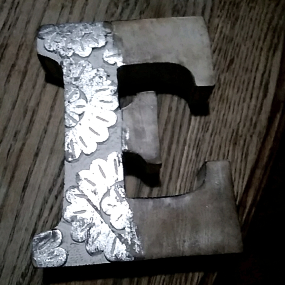 The letter E